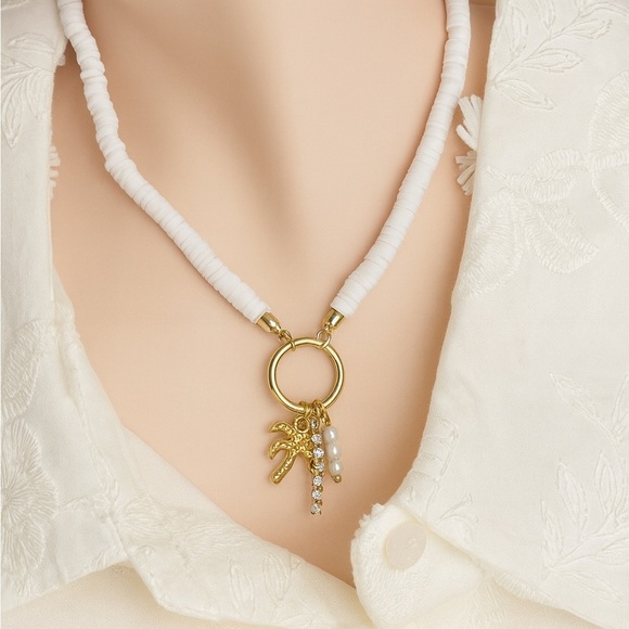 The Unbranded Brand Jewelry - Tropical Charm Necklace